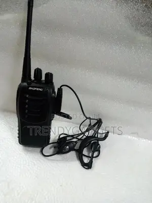 Baofeng 888s Radio Calls With Eapiece