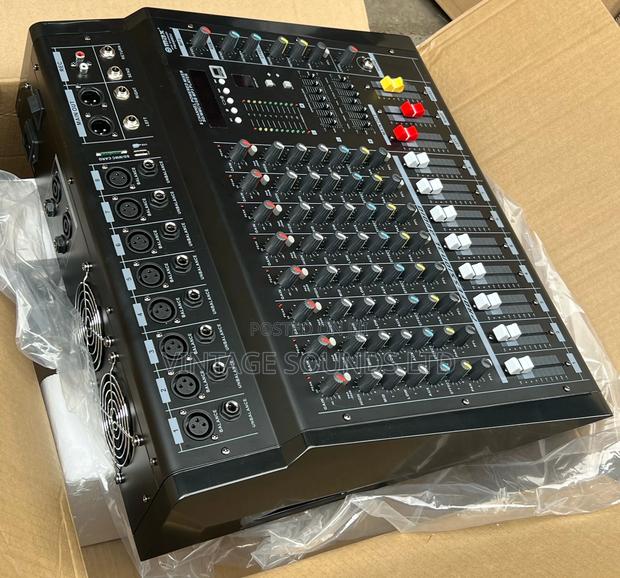 Professional Omax Powered Mixer - main view