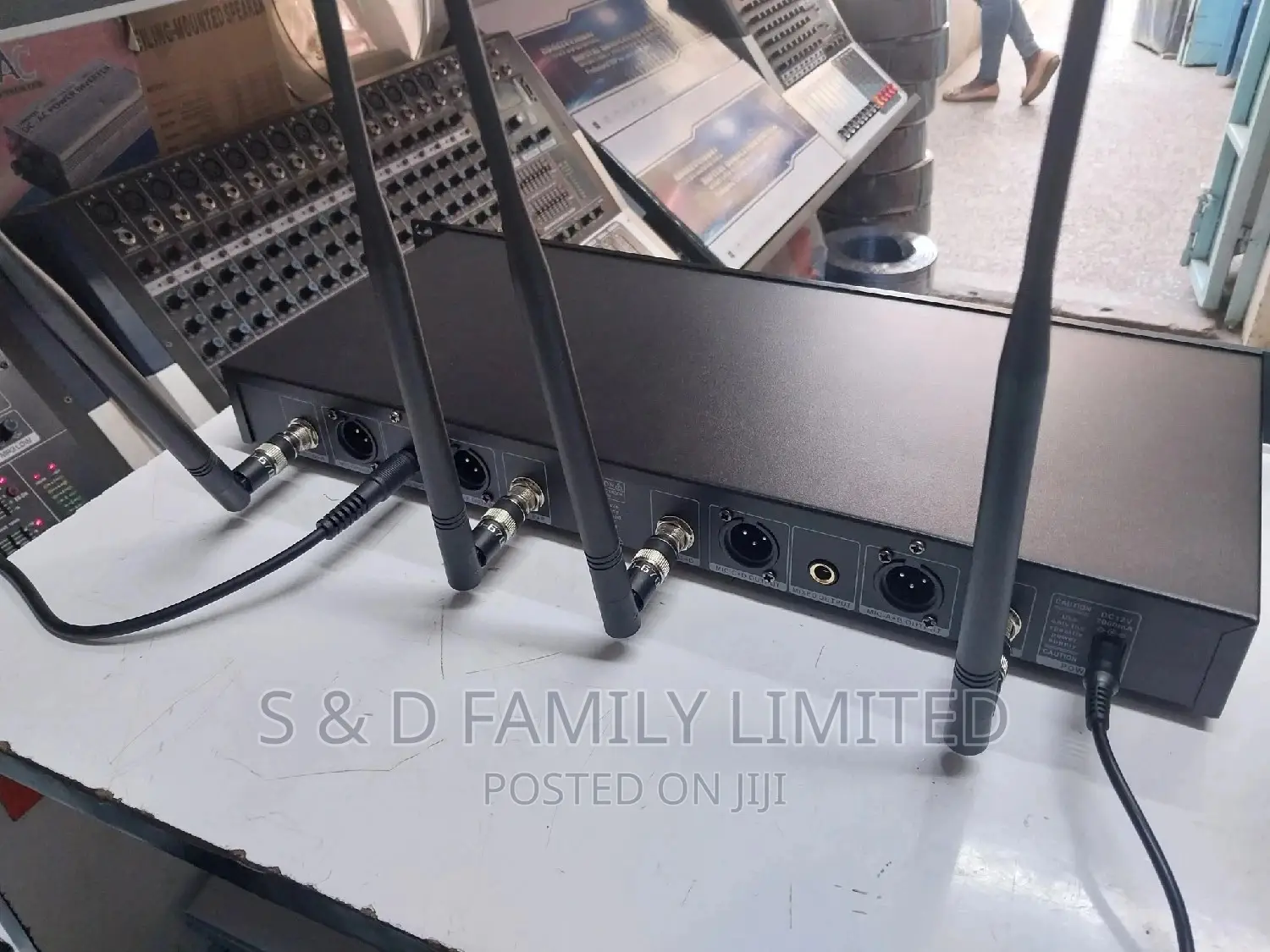 Golden 8 in 1 Wireless Microphone