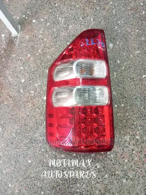 Toyota Noah ZRR70 Tail Light