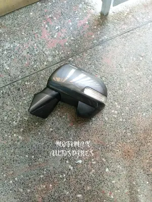Toyota Noah ZRR70 Side Mirror