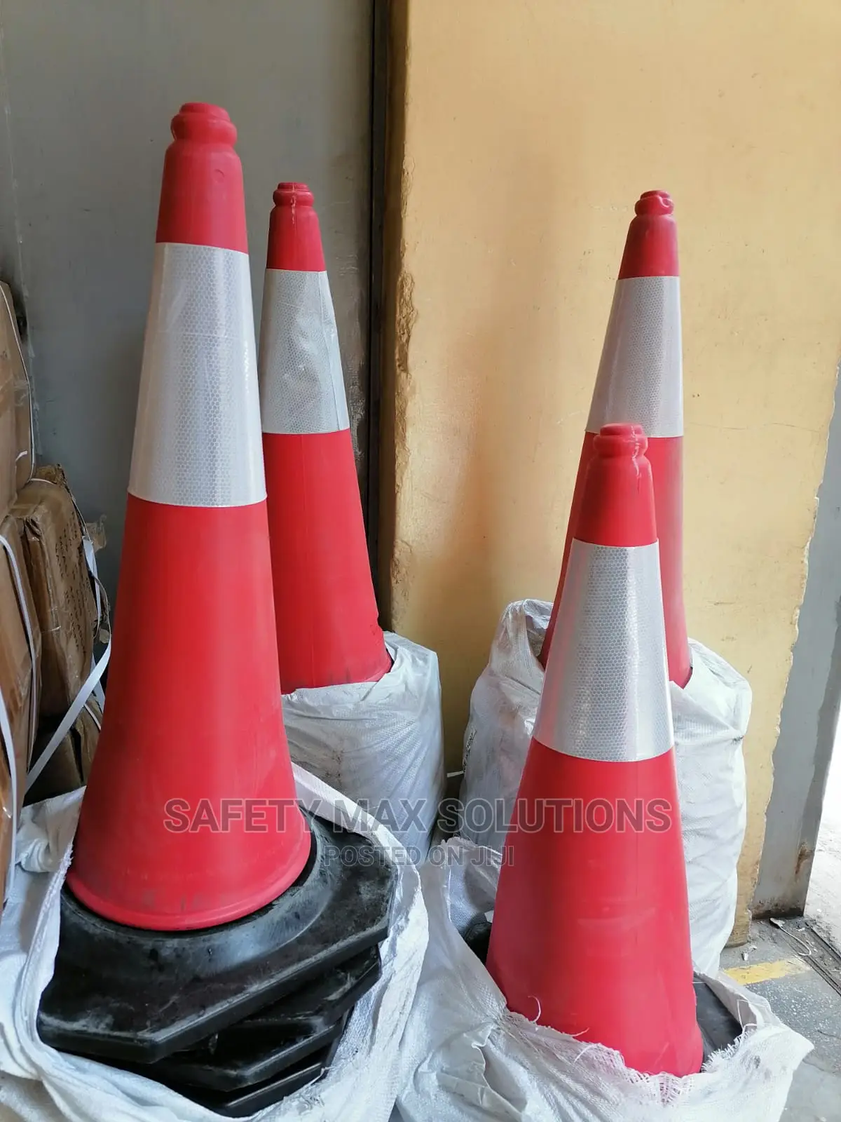 Road Cones/Safety Cone 75cm