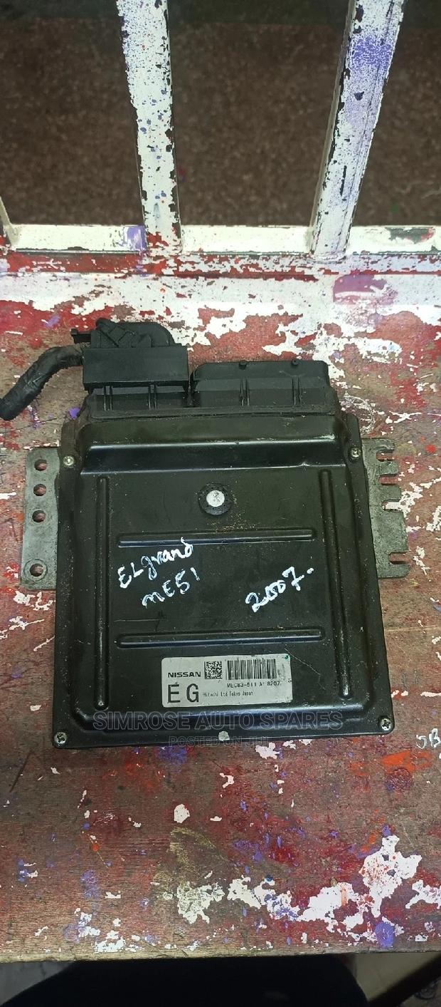 Computer Box Nissan Elgrand.