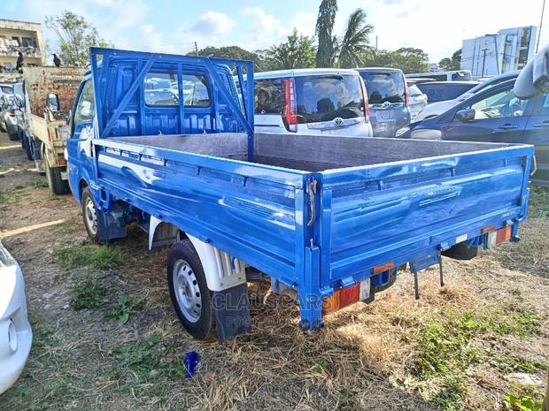 Nissan Vannete Pick Up - thumbnail 6