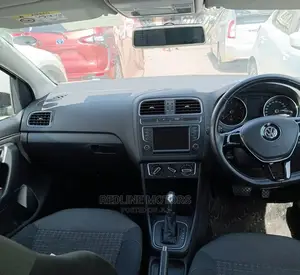Volkswagen Polo 2016 Black