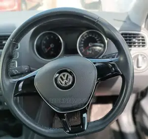 Volkswagen Polo 2016 Black