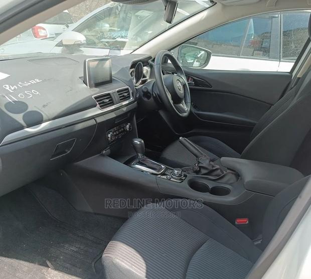 Mazda Axela 2016 White - thumbnail 3