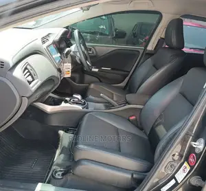 Honda Grace 1.5 Hybrid AWD 2016 Black