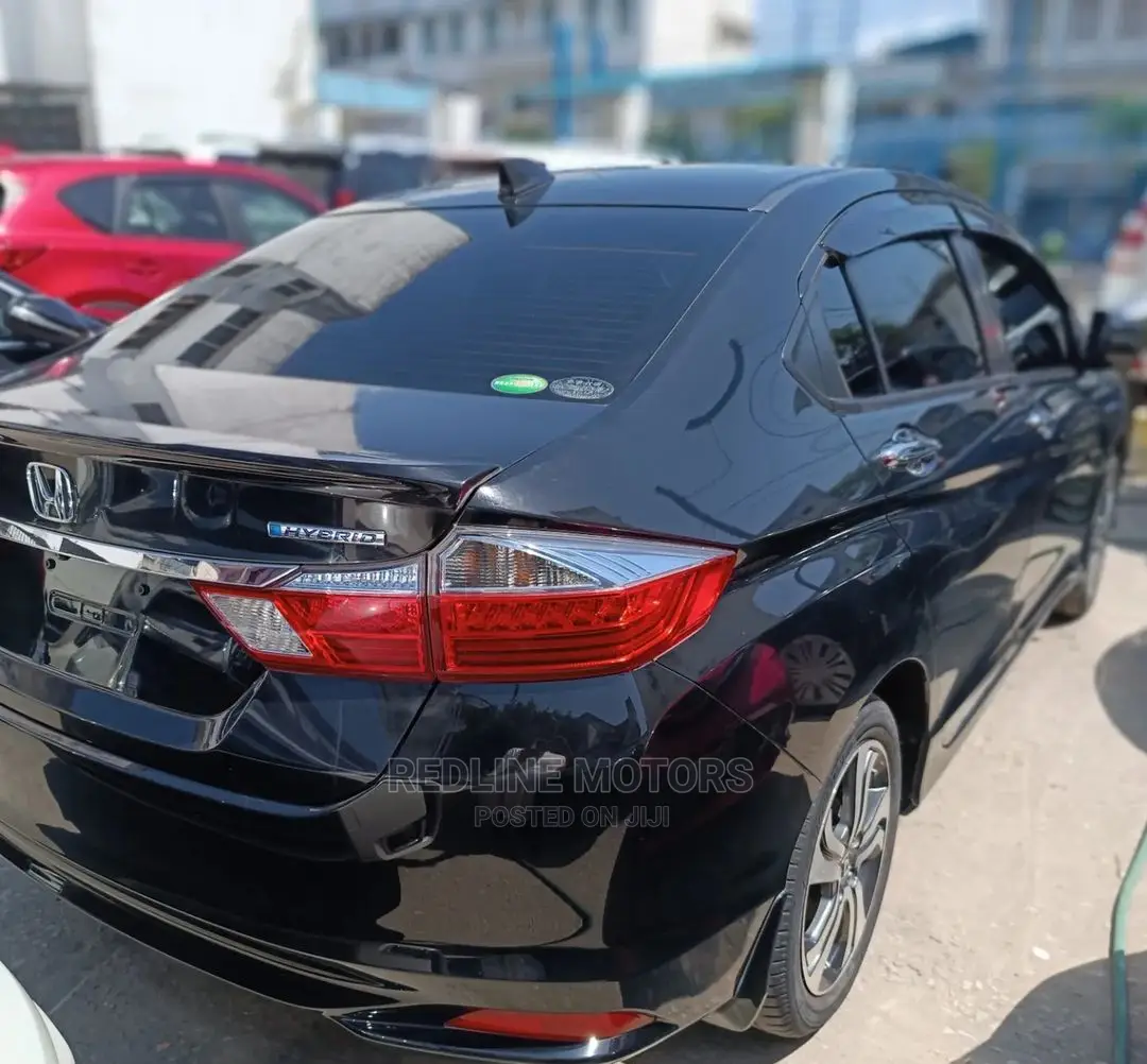 Honda Grace 1.5 Hybrid AWD 2016 Black