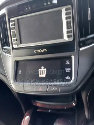Toyota Crown 2016 Red