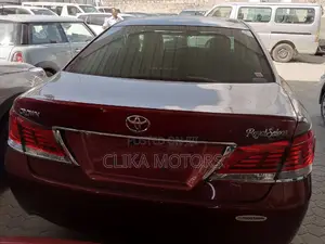 Toyota Crown 2016 Red