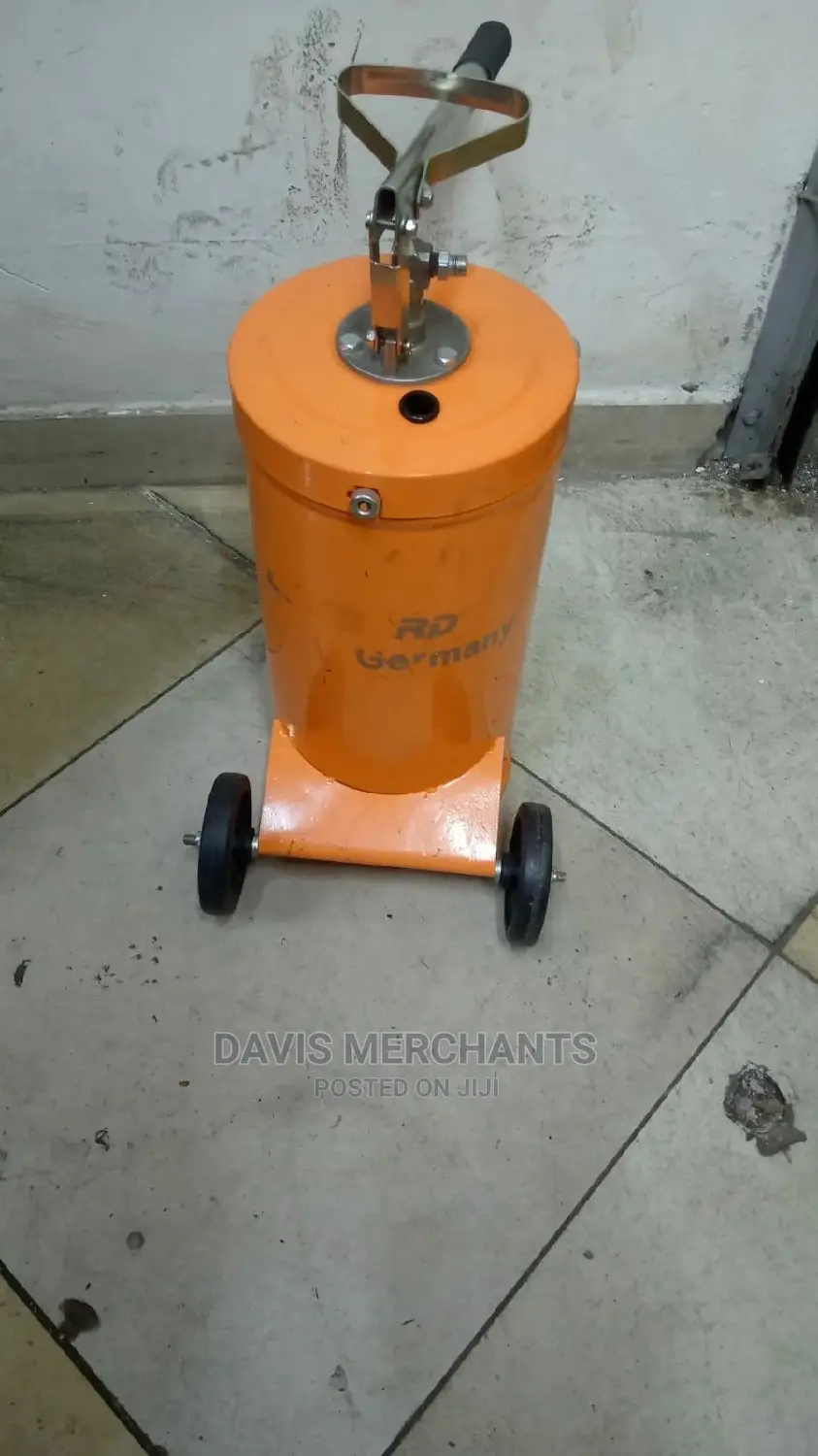 Grease Bucket 20 Kg With Wheels