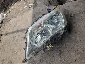New Nissan Serena C26 Headlights