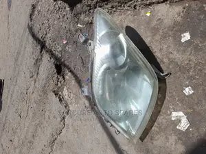 Toyota Ist 2005 Xenon Headlight