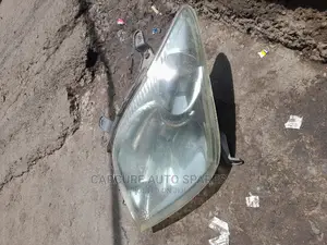 Toyota Ist 2005 Xenon Headlight
