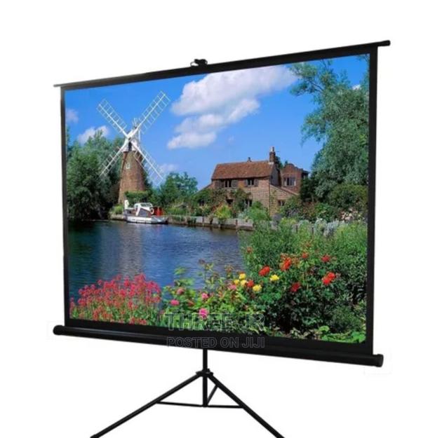 Easily Adjustable Tripod Projection Screen - main view