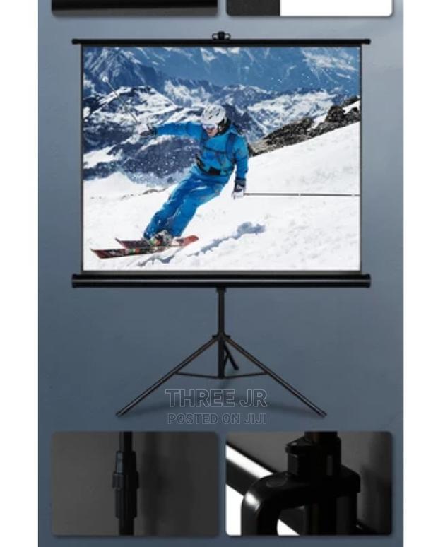 Easily Adjustable Tripod Projection Screen - thumbnail 2
