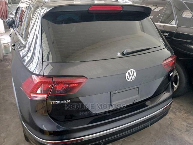 Volkswagen Tiguan 2017 Black - thumbnail 6