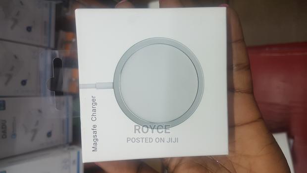 iPhone Magsafe Charger - main view