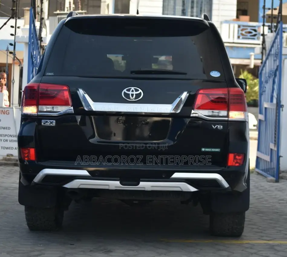 Toyota Land Cruiser 4.6 V8 VXR 2016 Black