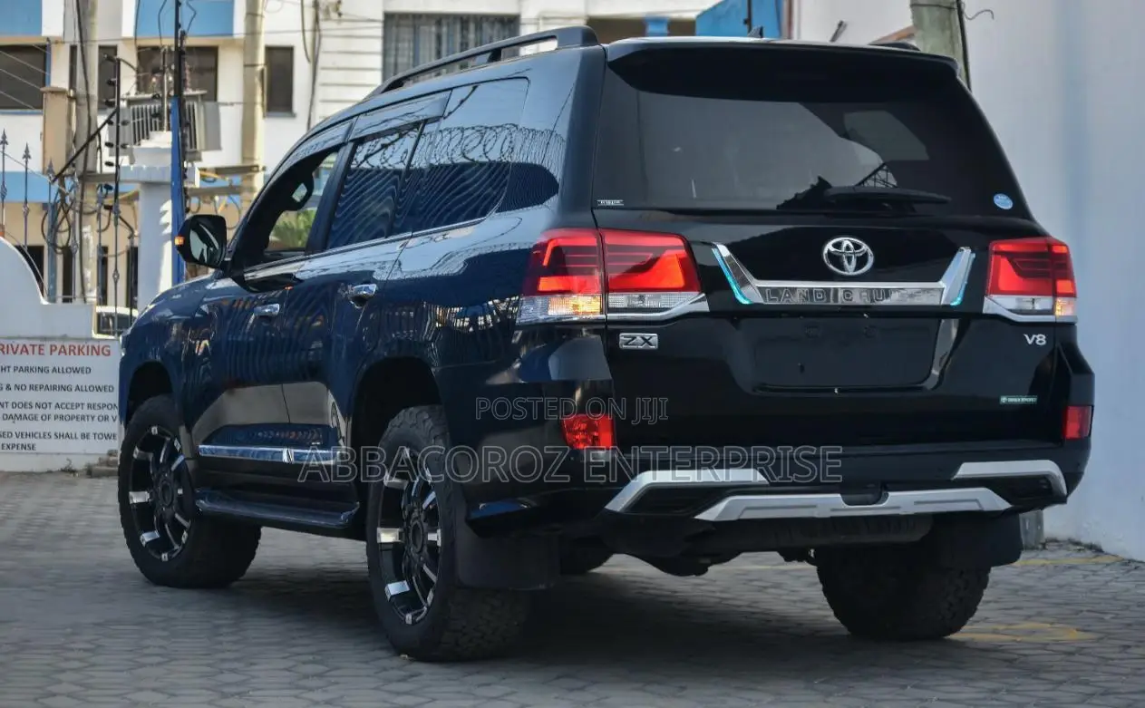 Toyota Land Cruiser 4.6 V8 VXR 2016 Black