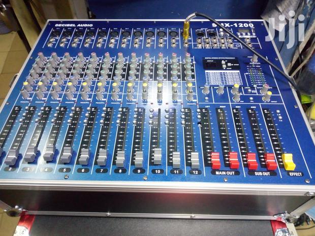 Powered Mixer With Inbuilt Power Amp And A Case