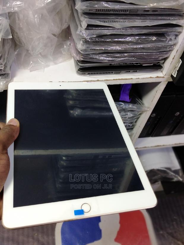 Apple iPad Air 32 GB Gray