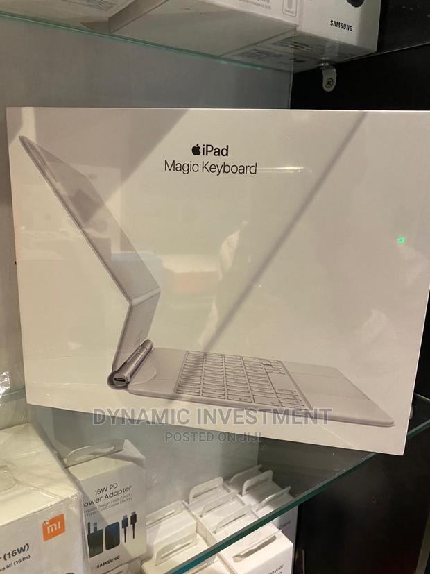 Apple/iPad Magic Keyboard 11" 5th Generation - main view