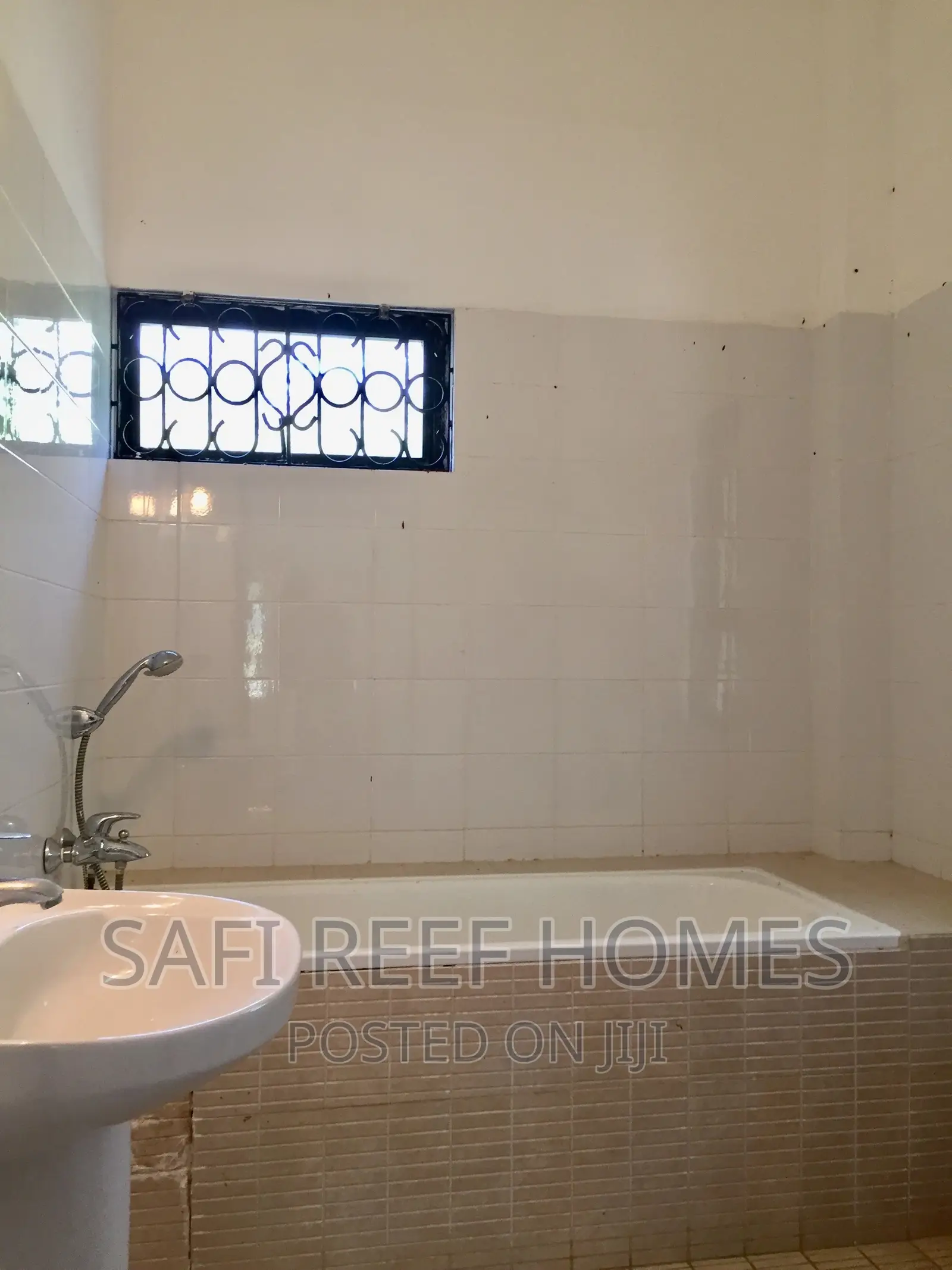 5bdrm Maisonette in Nyali for Rent