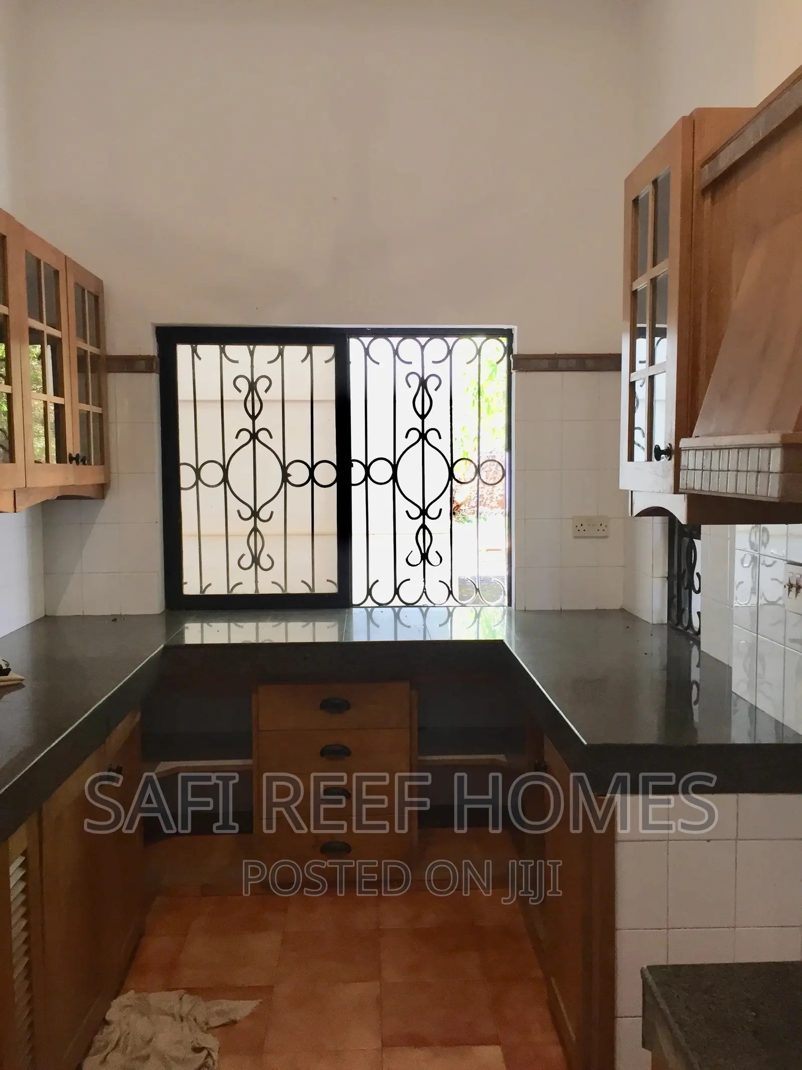 5bdrm Maisonette in Nyali for Rent