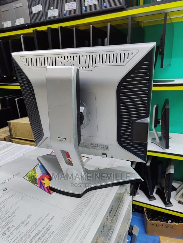 Dell 19 Inches Square - main view