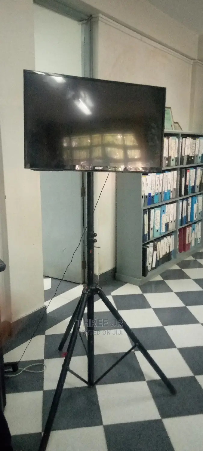 Small TV Screens for Hire Available 32inch