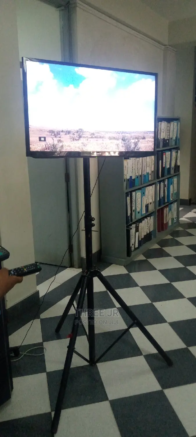 Small TV Screens for Hire Available 32inch