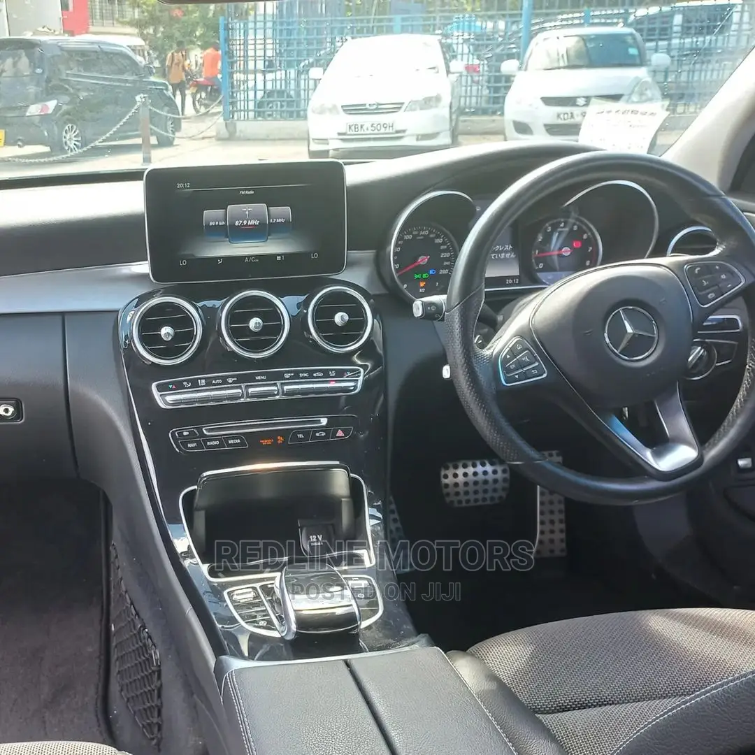 Mercedes-Benz C200 2016 Pearl