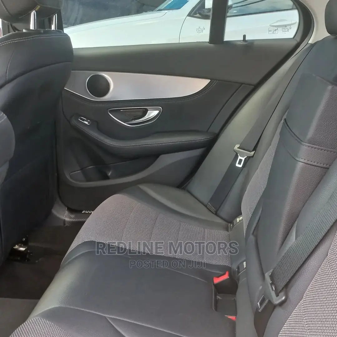 Mercedes-Benz C200 2016 Pearl