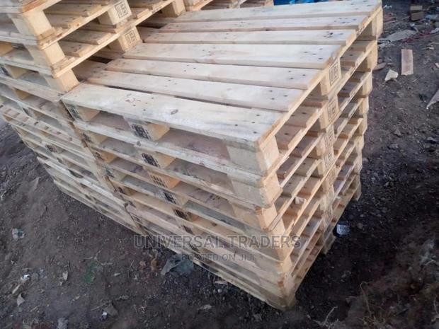Strong Wooden Pallets - thumbnail 2