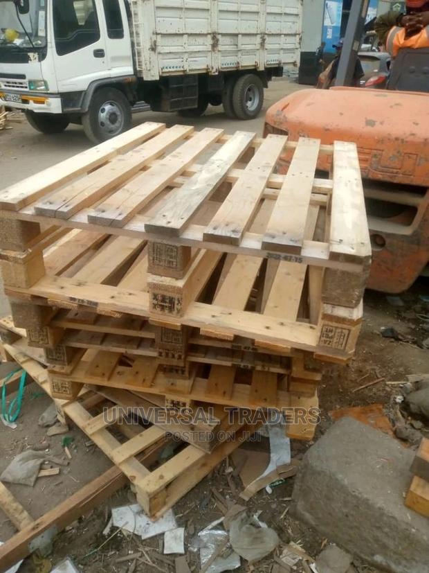 Wood Pallets Suitable for Storage - thumbnail 2