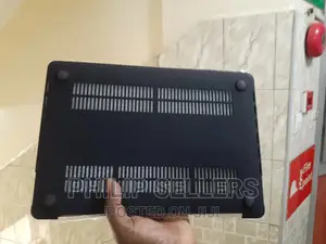 Logo Cut Out Design, Apple Logo Shine Through the Case