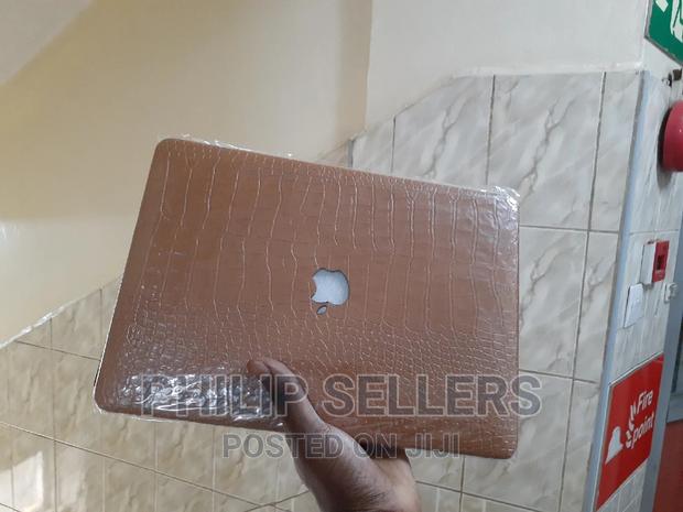 Logo Cut Out Design, Apple Logo Shine Through the Case - main view