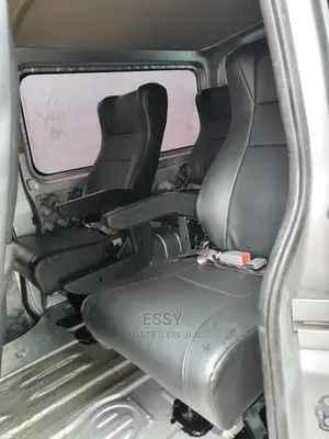 Quality Reclining and Non-Reclining Shuttle Seats