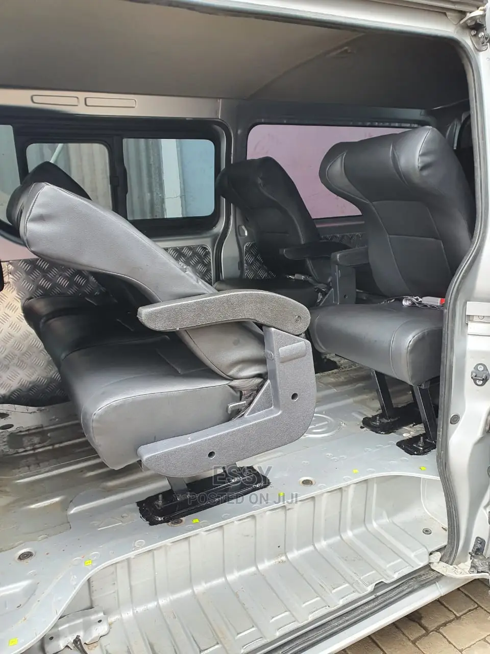 Quality Reclining and Non-Reclining Shuttle Seats