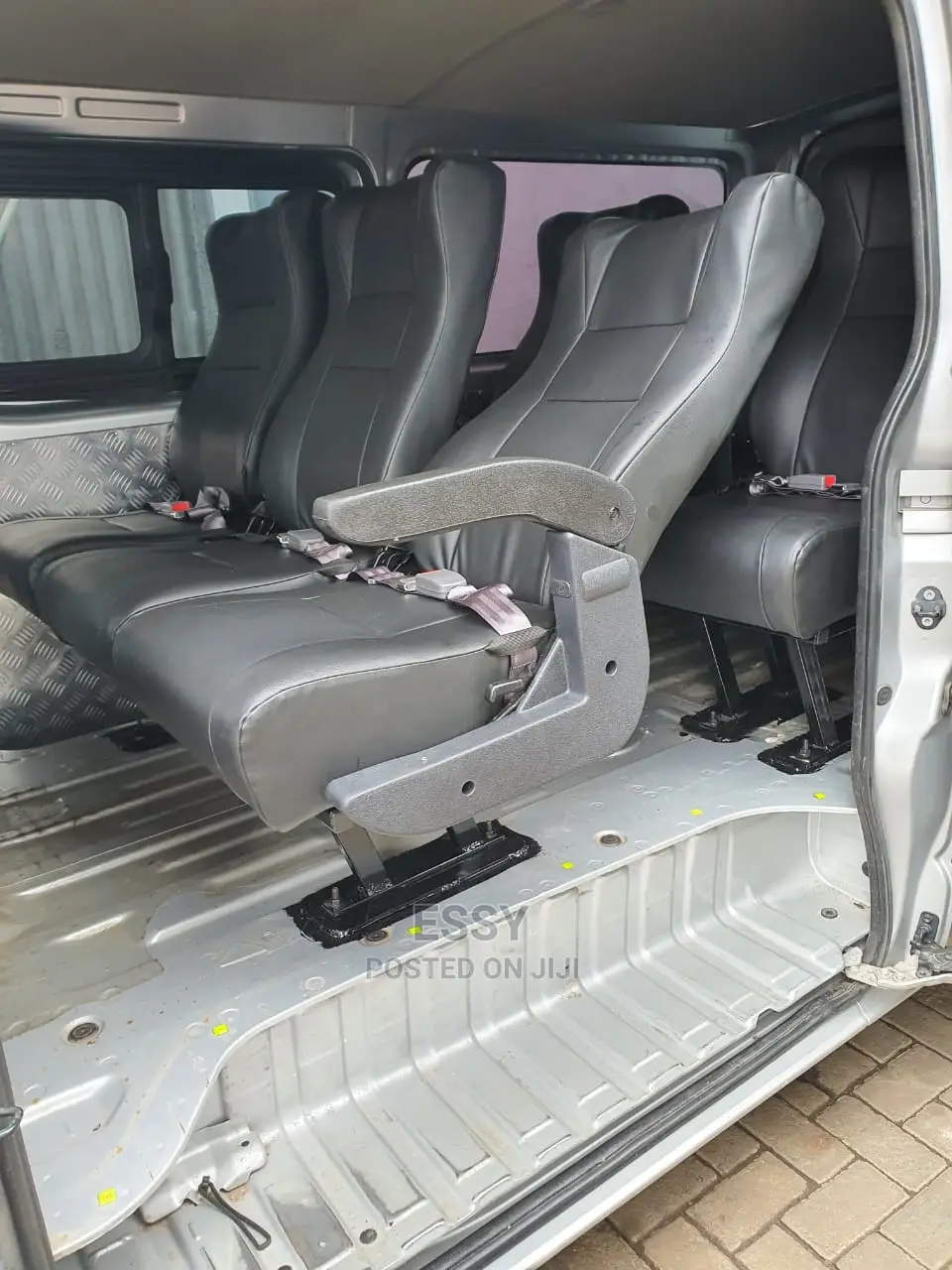 Quality Reclining and Non-Reclining Shuttle Seats