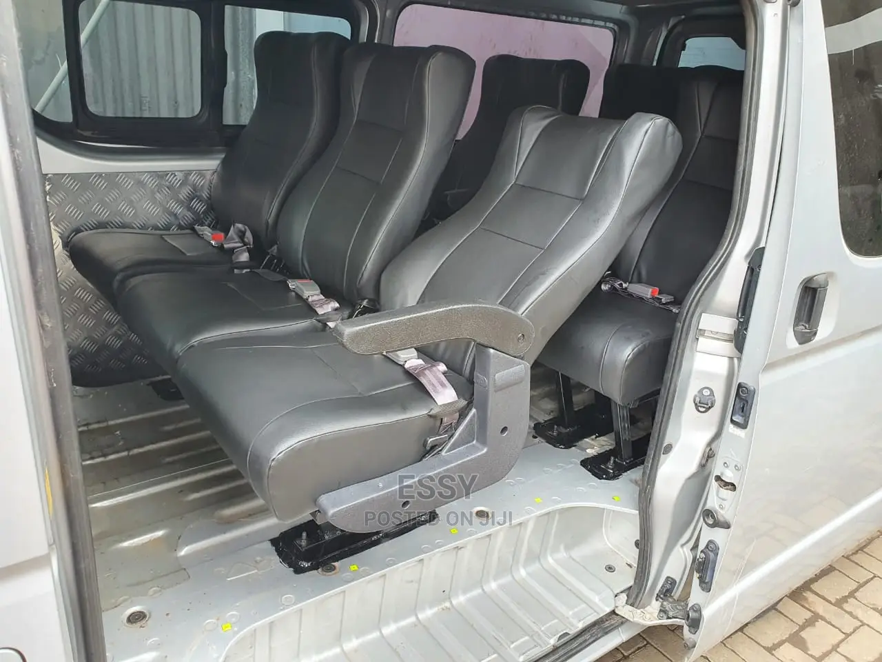 Quality Reclining and Non-Reclining Shuttle Seats