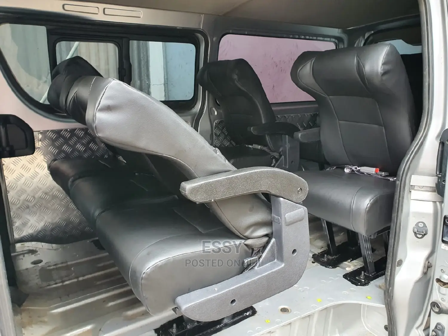Quality Reclining and Non-Reclining Shuttle Seats