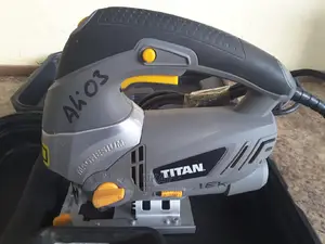 EX-UK Titan Jigsaw 240V.