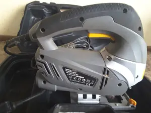 EX-UK Titan Jigsaw 240V.