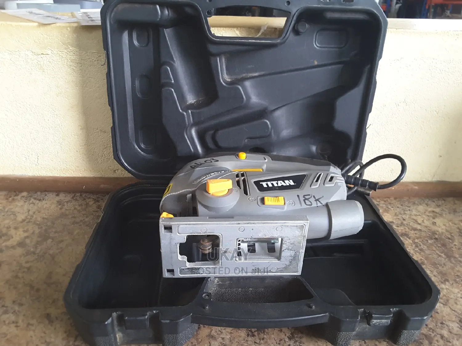 EX-UK Titan Jigsaw 240V.