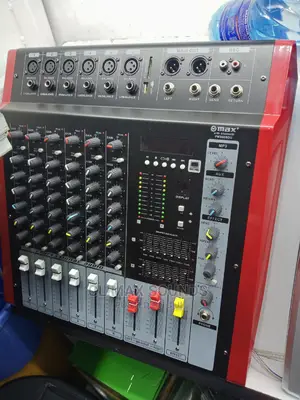 Powered Mixers 6 Channels