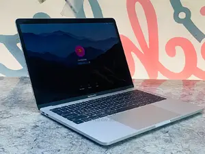 Laptop Apple MacBook Pro 2017 16GB Intel Core I5 SSD 256GB