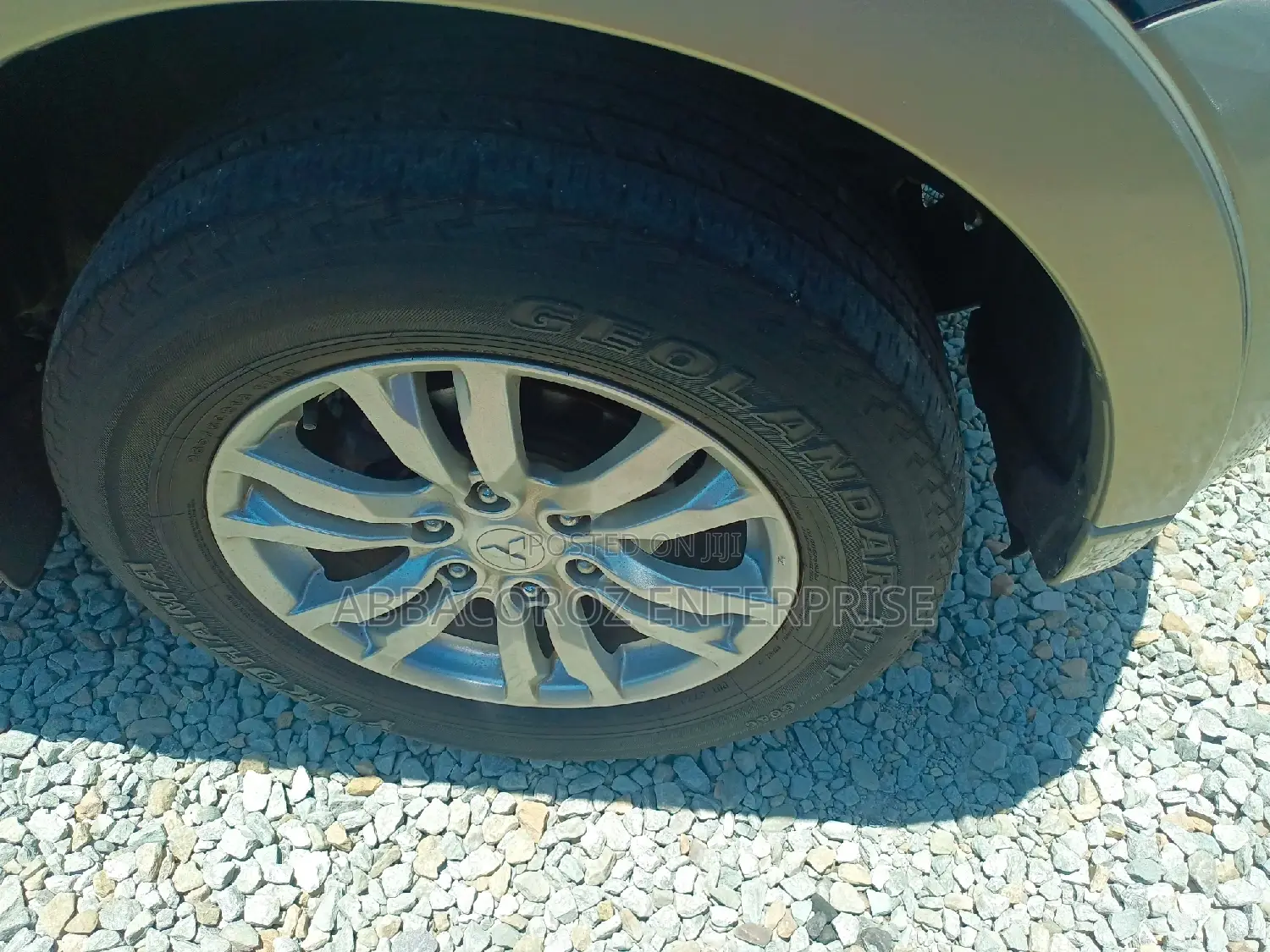 Mitsubishi Pajero V80 3.5 V6 GL/GLS 2015 Gold